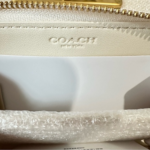 Coach Essential Small Zip Around Card Case With Quilting And Heart Print CBR71 - Picture 8 of 13